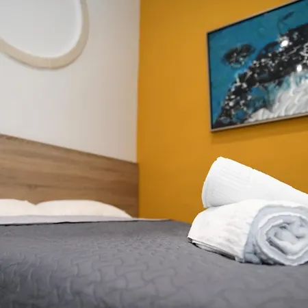Pensiune Comfortable Cosy Studio In With Rooftop Jacuzzi *