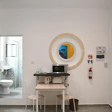 Pensiune Comfortable Cosy Studio In With Rooftop Jacuzzi
