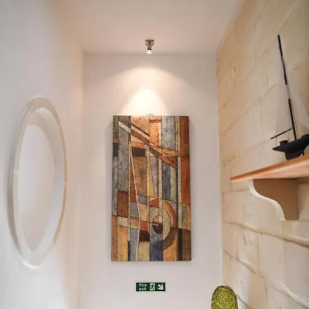 Comfortable Cosy Studio In With Rooftop Jacuzzi Pensiune Senglea
