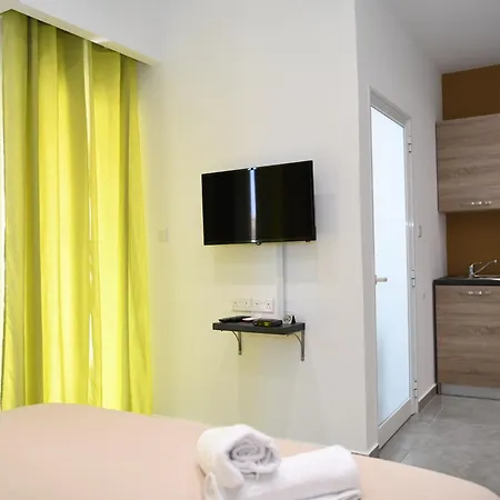 Pensiune Comfortable Cosy Studio In With Rooftop Jacuzzi