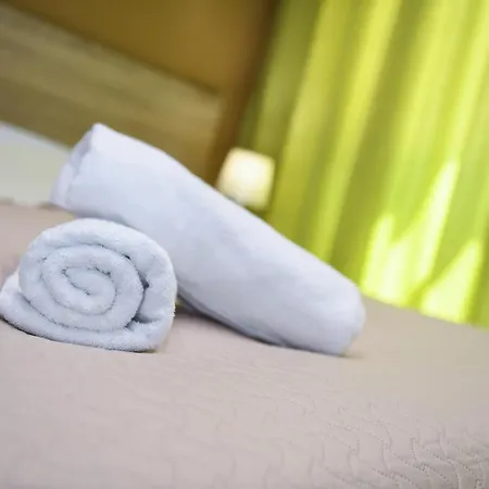 Comfortable Cosy Studio In With Rooftop Jacuzzi سنجليا