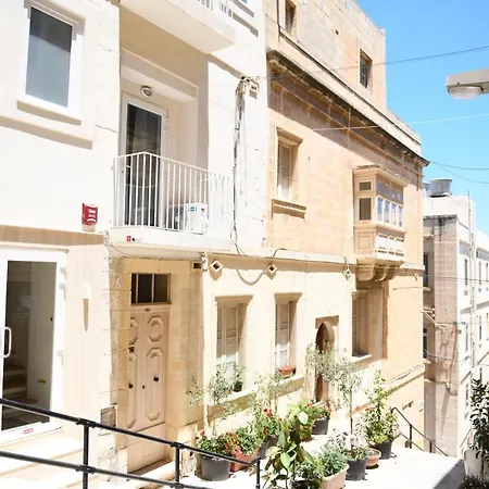 Comfortable Cosy Studio In With Rooftop Jacuzzi Vendégház Senglea