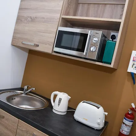 Vendégház Comfortable Cosy Studio In With Rooftop Jacuzzi